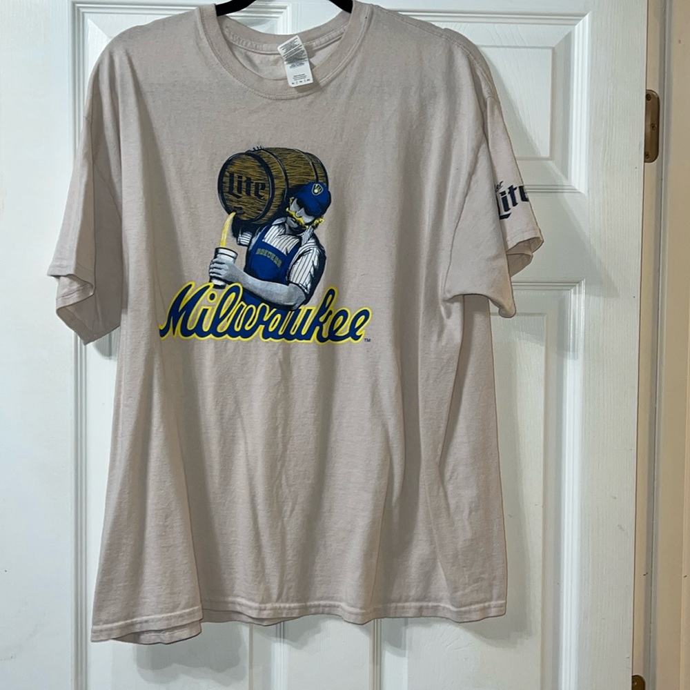 Milwaukee Brewers Gildan graphic tee Sz XL